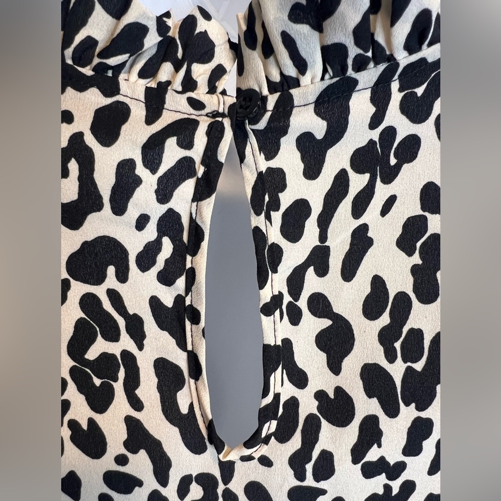 Leopard Print Ruffle Sleeve Top - Picture 5 of 6